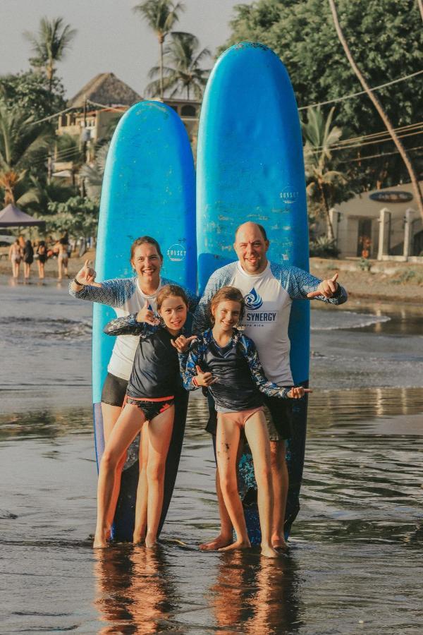 Surf Synergy Surf Camp Villa Jacó Kültér fotó